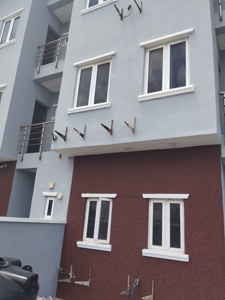 4bedrooms terrace townhouse (semi detached) available for sale at Lekki 1